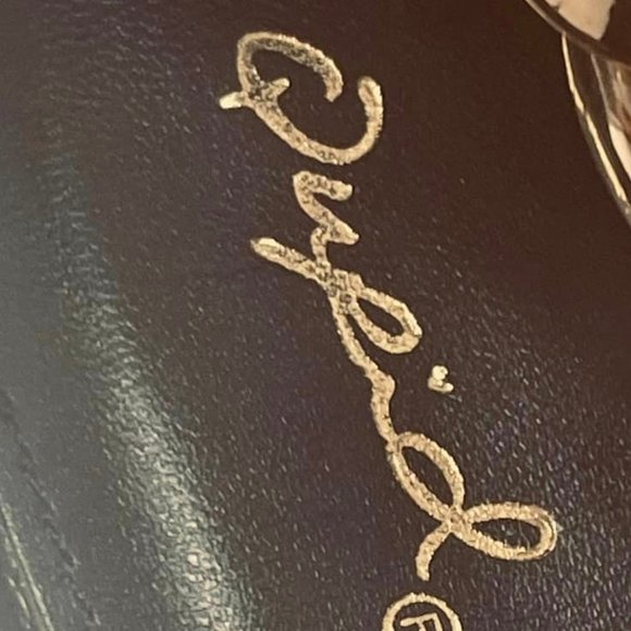 Black high heels~ Quipid~ with chains~ size 8 1/2~ Very good condition - Picture 4 of 9